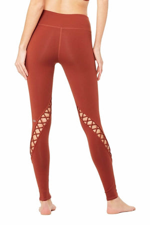 SEA YOGI Entwine legging in Amber by Alo, Yoga Shop in Palma de Mallorca, back