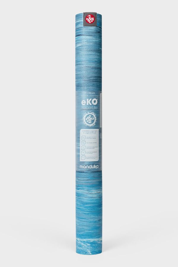 MANDUKA // EKO SUPERLITE TRAVEL YOGA MAT - 1kg - DRESDEN BLUE MARBLED