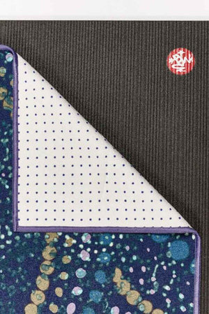 SEA YOGI // Manduka Yogitoes Skidless Yoga Towel, Turtle wash, on mat